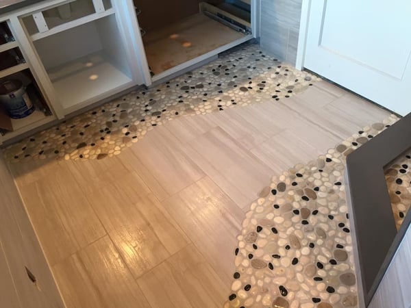 Shower floors and pebbles