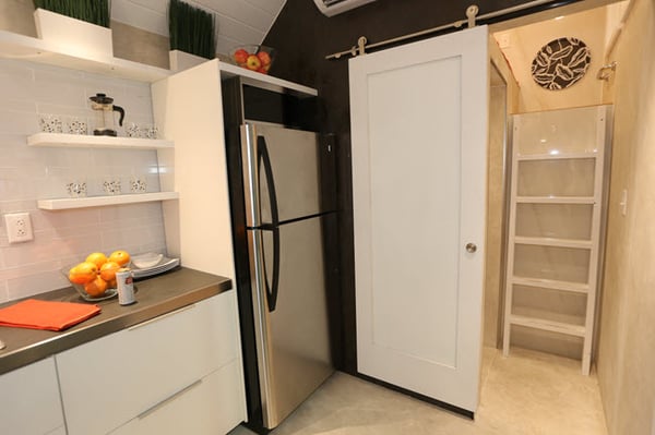 Kitchen and bathroom detail in tiled CG Villa